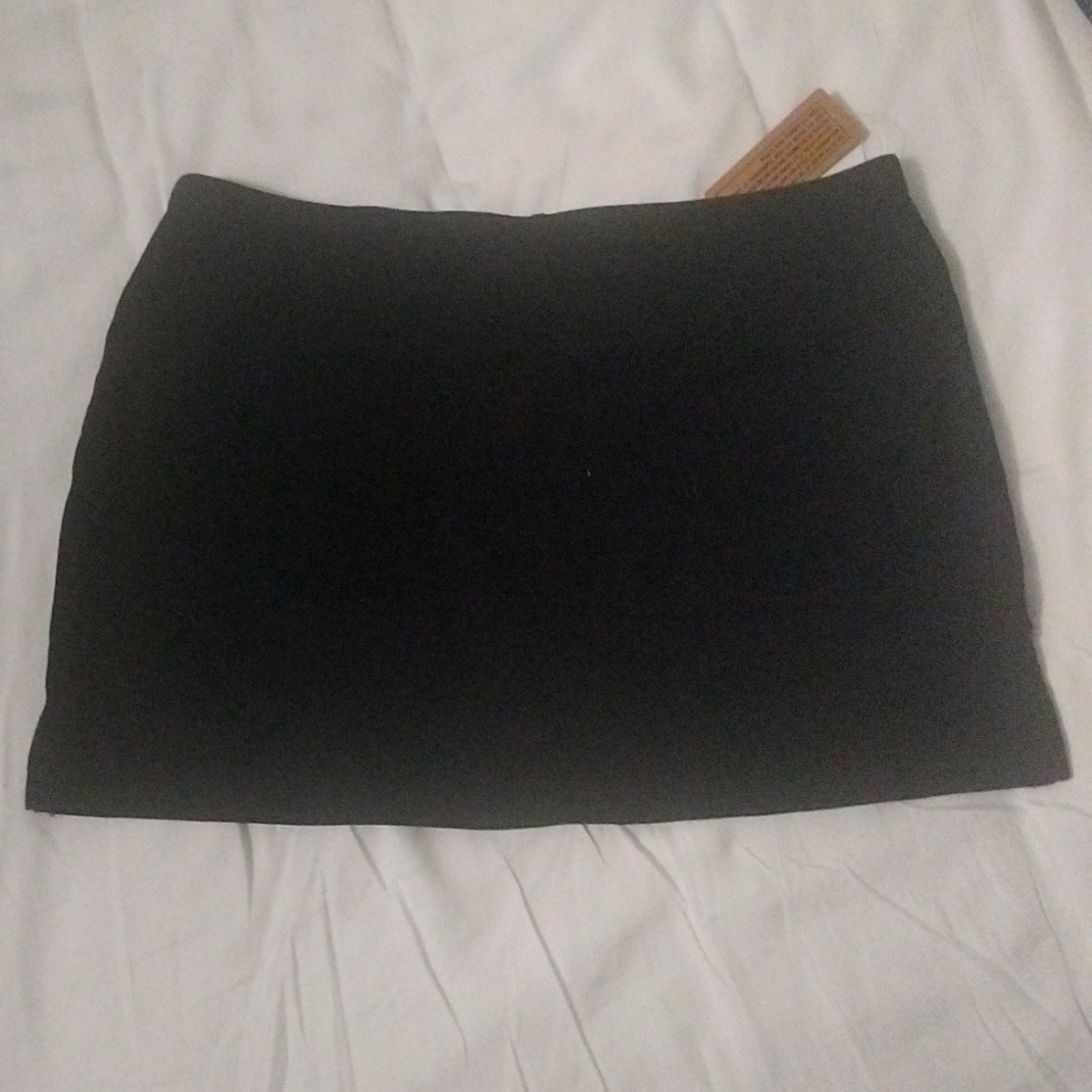 Urban outfitters black xs skort